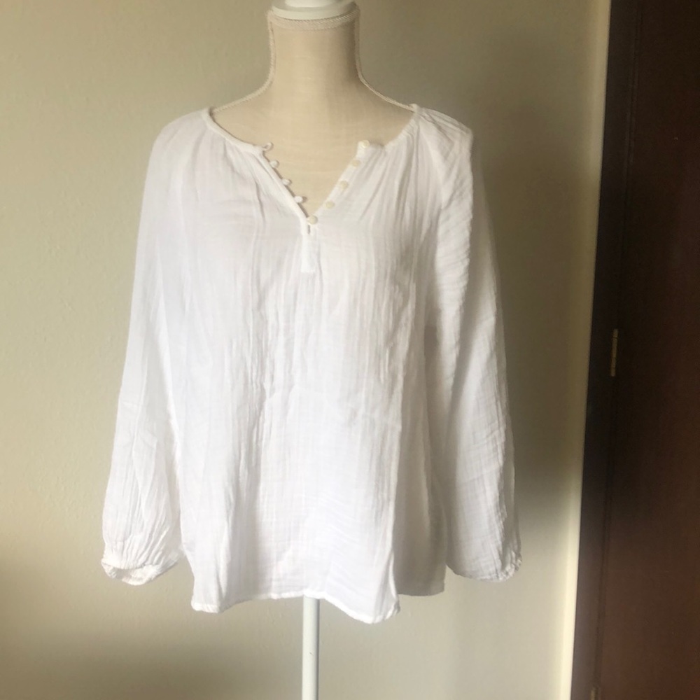 NWOT Old Navy white linen blouse